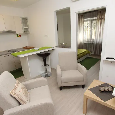 Tijana Apartman *