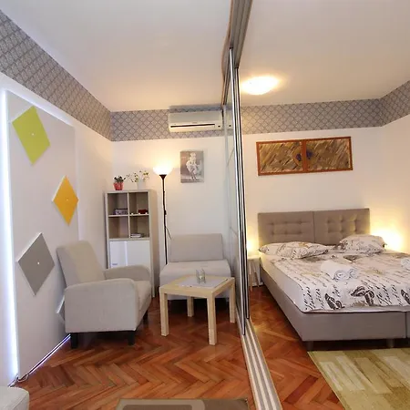 Tijana Apartman *