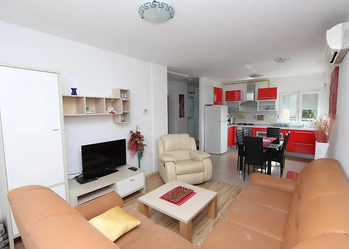 Tijana 아파트 로비니